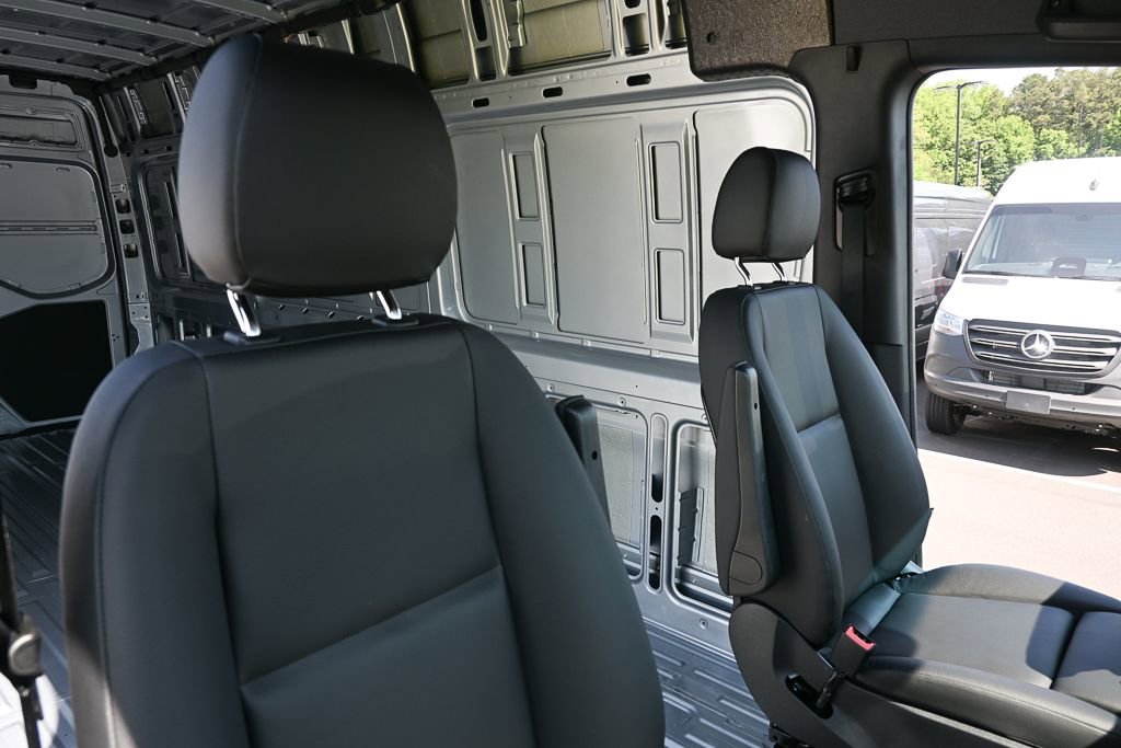 Used 2025 Mercedes-Benz Sprinter 2500 image 20