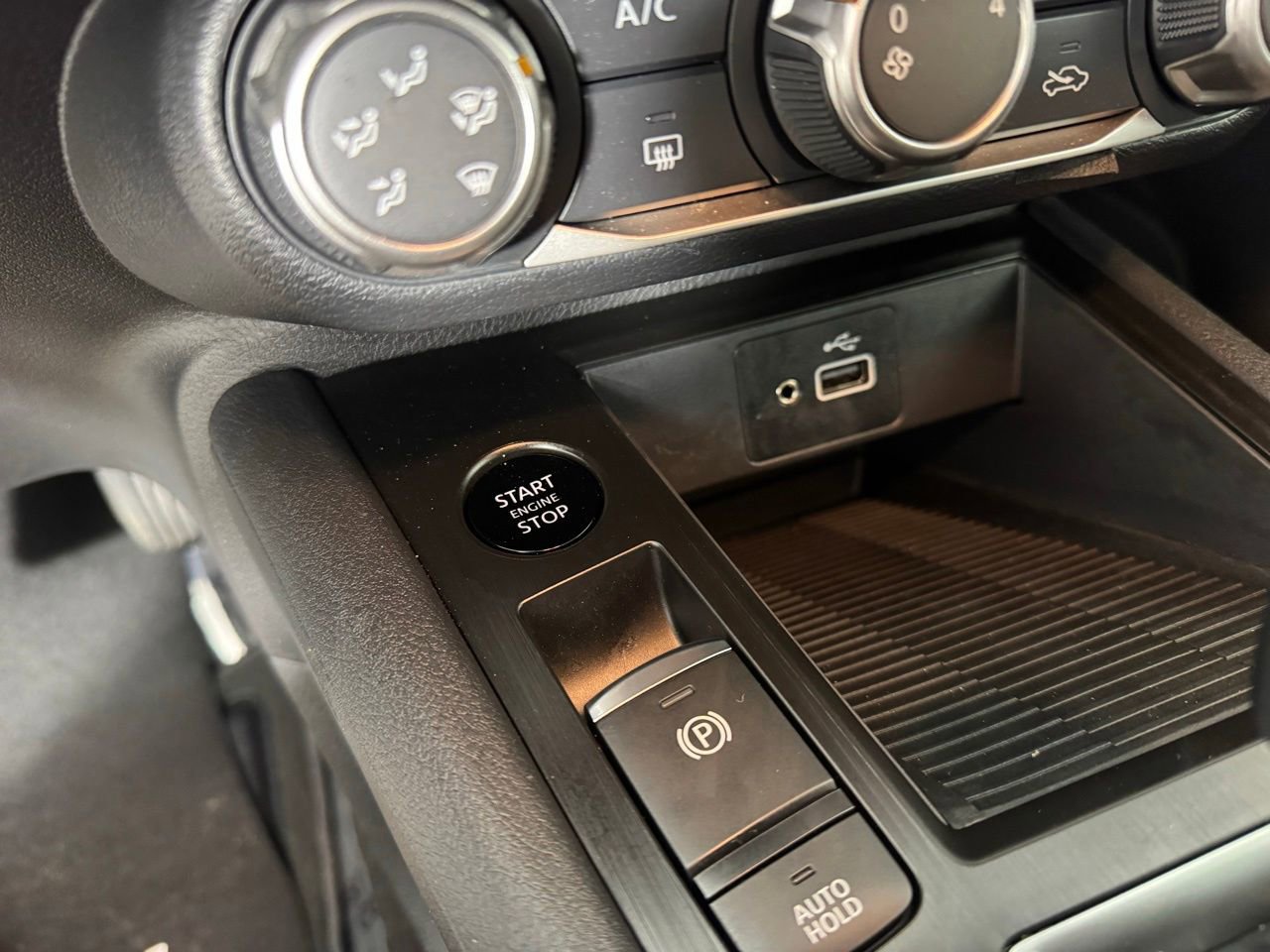 Used 2025 Nissan Kicks S image 19