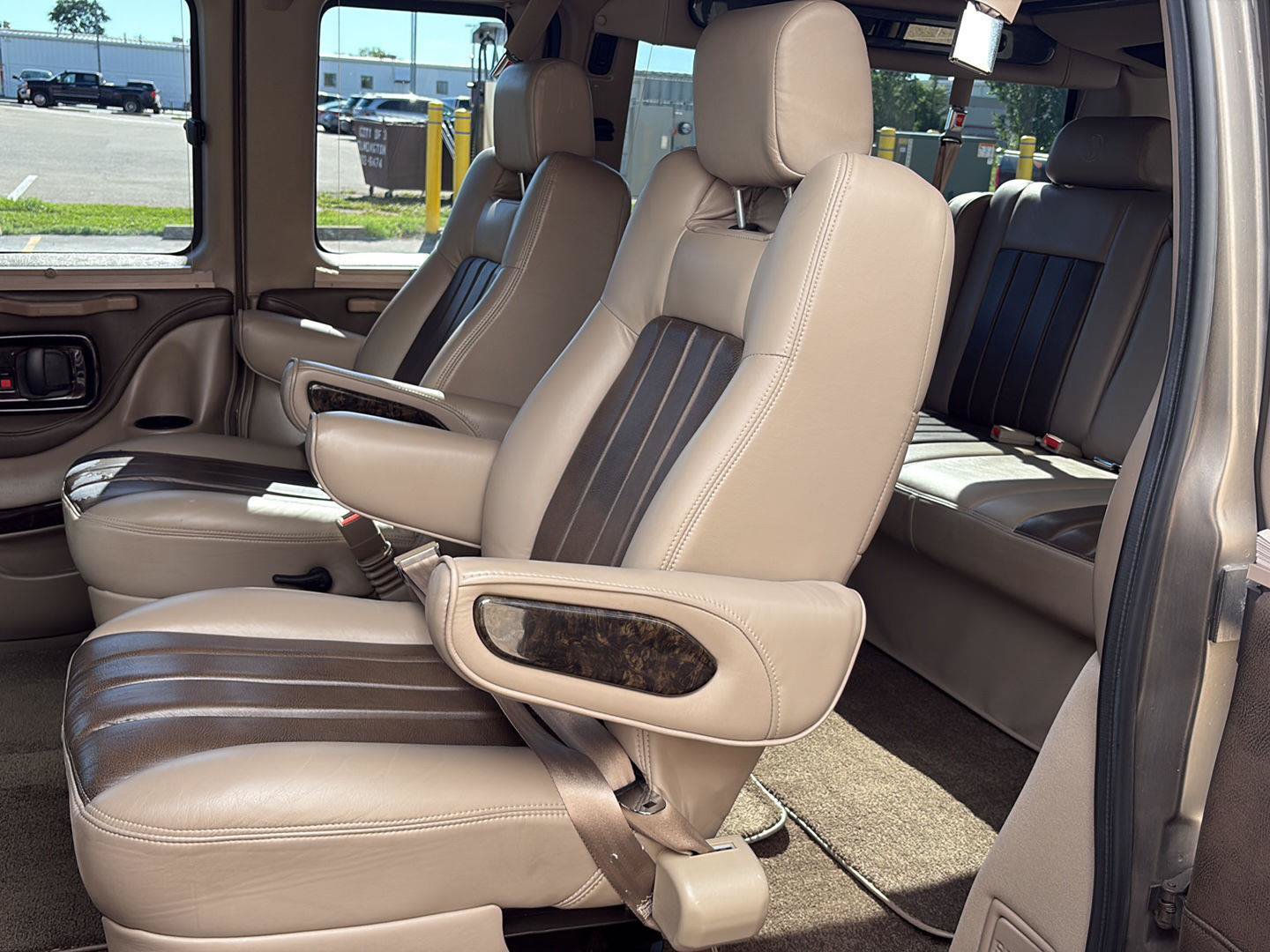 Used 2014 Chevrolet Express 1500 AWD image 38