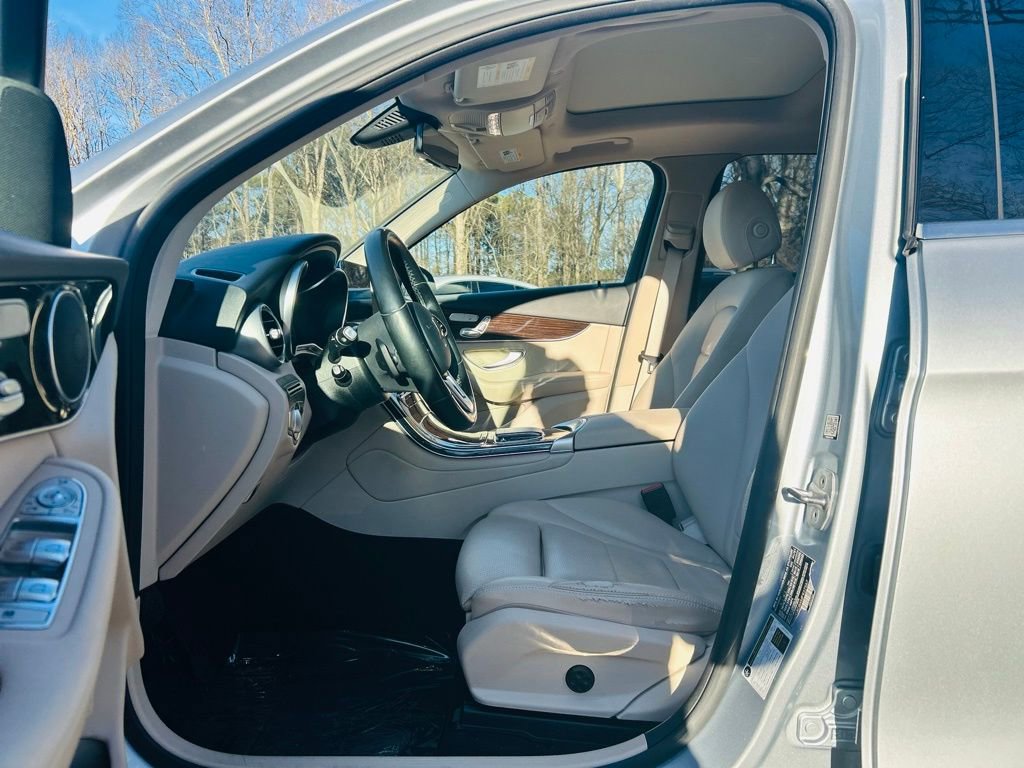 Used 2021 Mercedes-Benz GLC 300 image 20