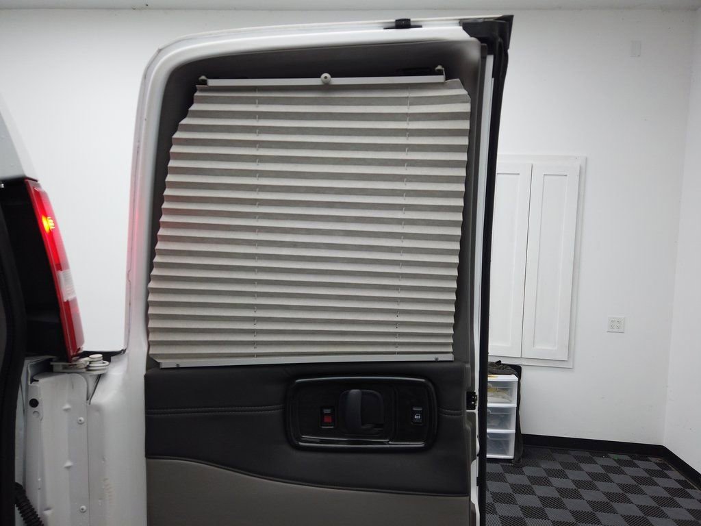 Used 2020 GMC Savana 2500 Extended w/ Enhanced Convenience Package image 11