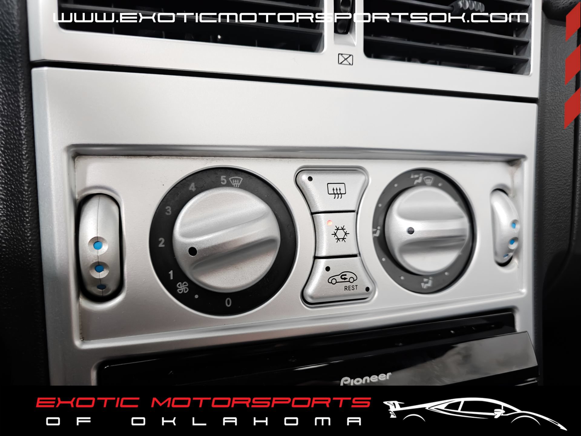 Used 2005 Chrysler Crossfire SRT-6 RWD image 31