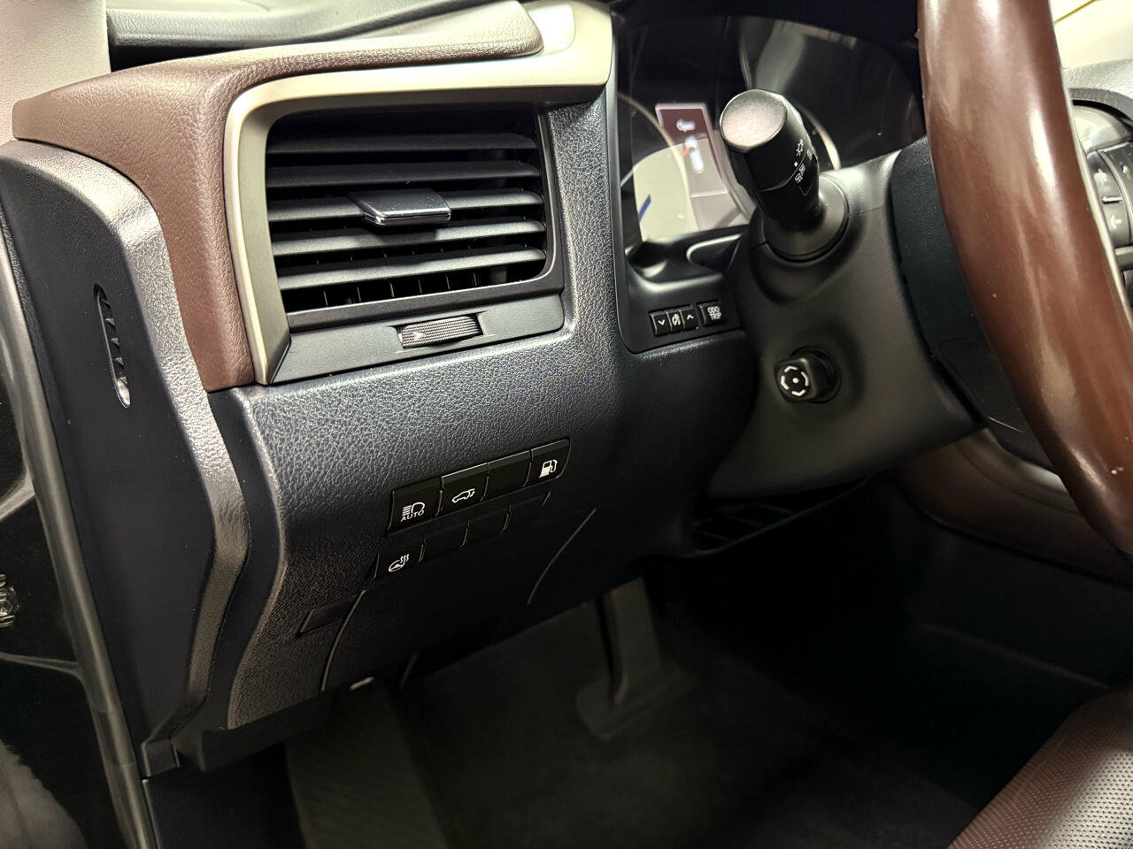 Used 2018 Lexus RX 450hL Premium w/ Premium Package image 16