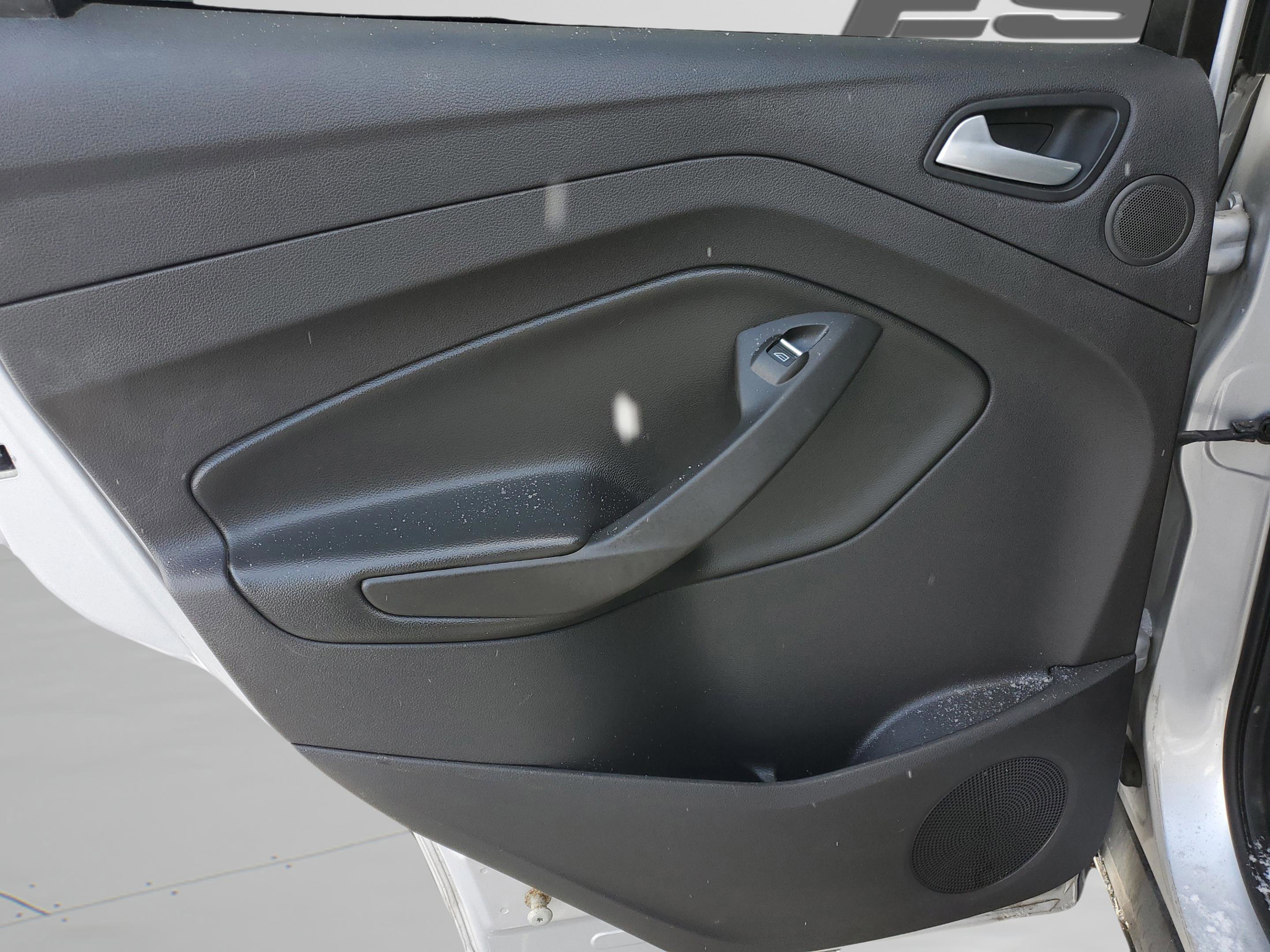 Used 2015 Ford Escape SE w/ Equipment Group 201A image 16