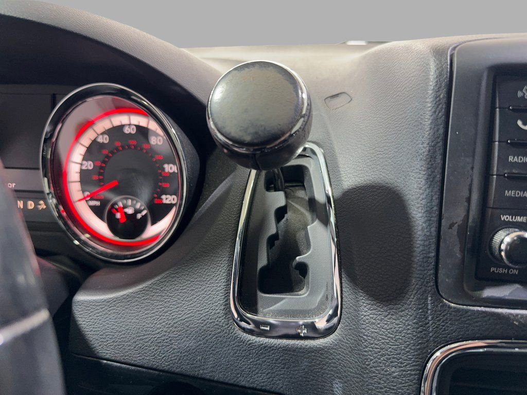 Used 2018 Dodge Grand Caravan SXT w/ Blacktop Package image 27
