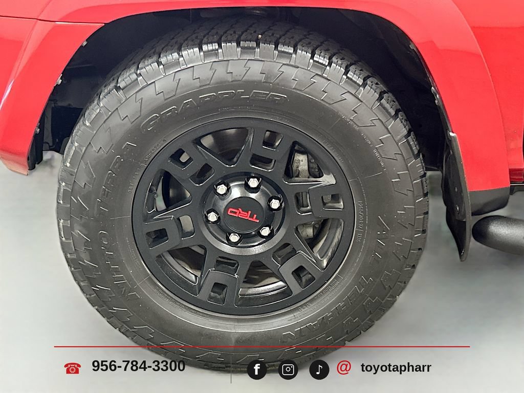 Used 2024 Toyota 4Runner SR5 Premium w/ Moonroof Package RWD image 31