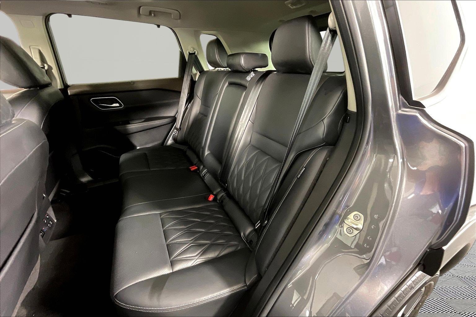 Used 2021 Nissan Rogue Platinum image 22