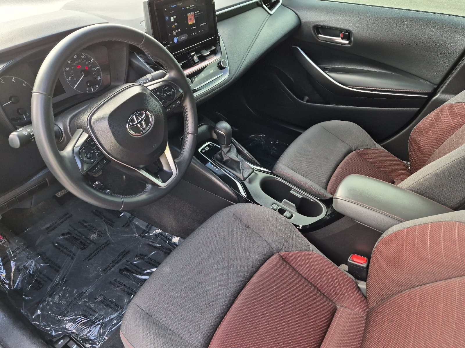 Certified 2025 Toyota Corolla SE FWD image 9