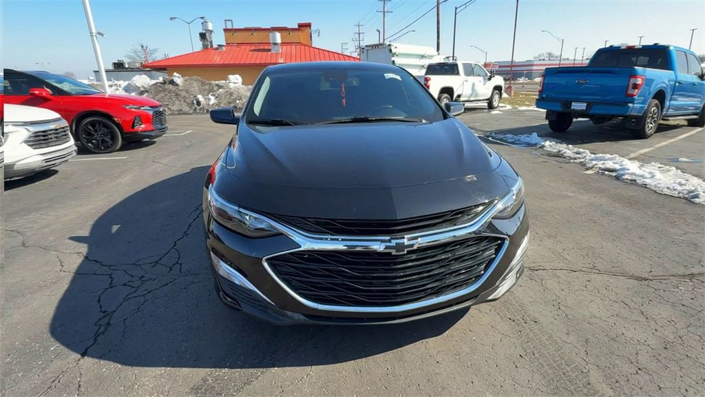 Used 2023 Chevrolet Malibu RS image 3