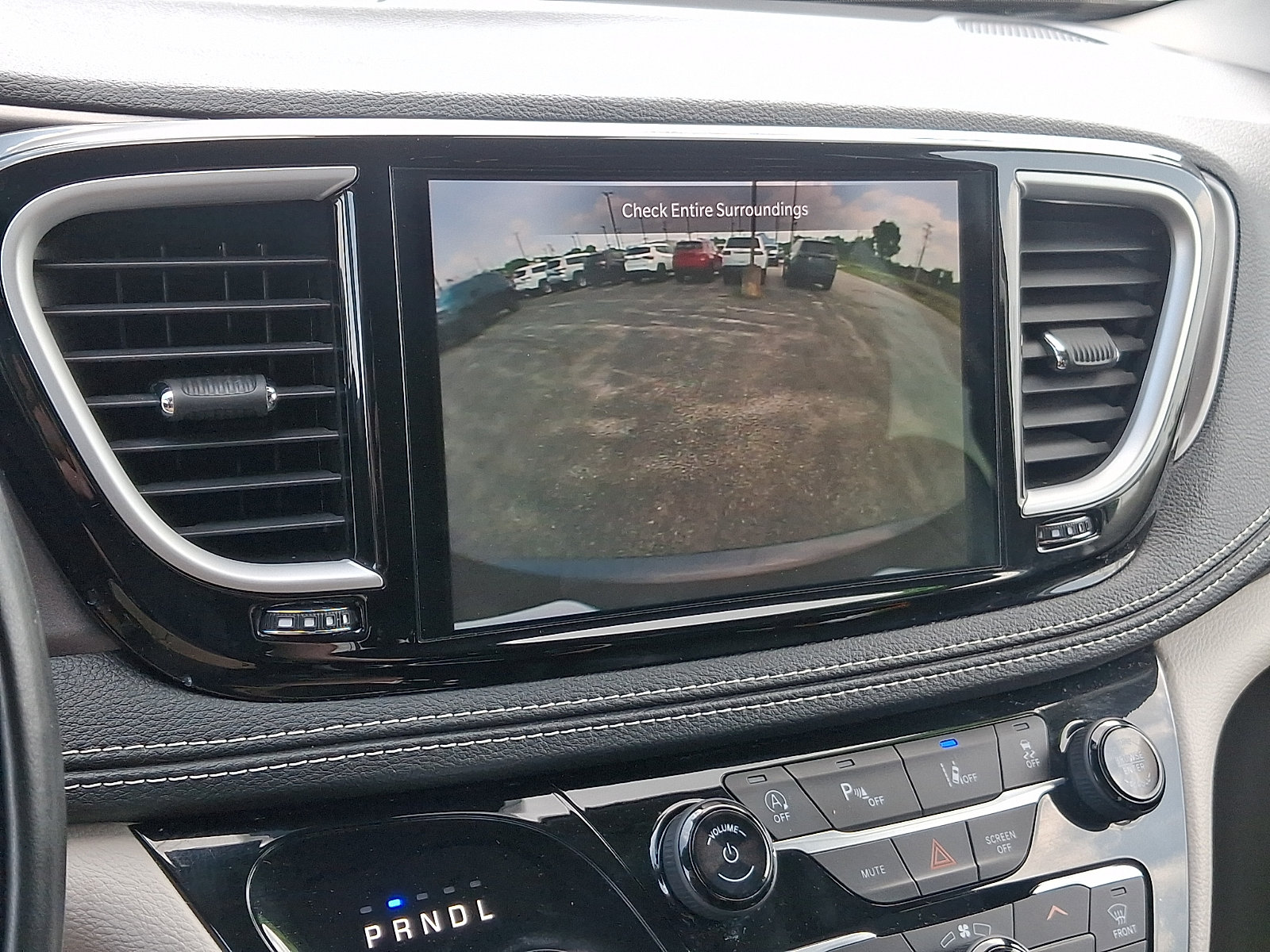 Used 2022 Chrysler Pacifica Touring-L AWD/4WD image 25