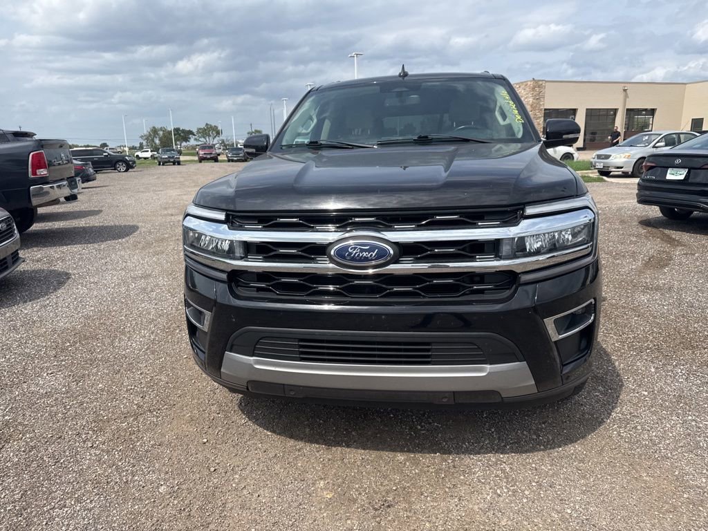 Used 2024 Ford Expedition Limited RWD image 2