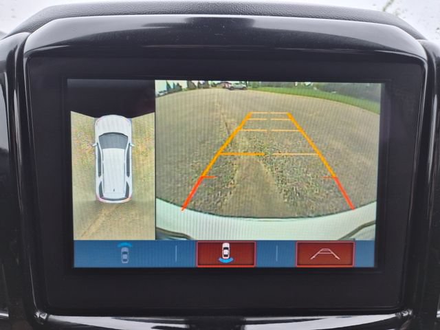 Used 2018 Chevrolet Traverse Premier w/ Driver Confidence II Package FWD image 33
