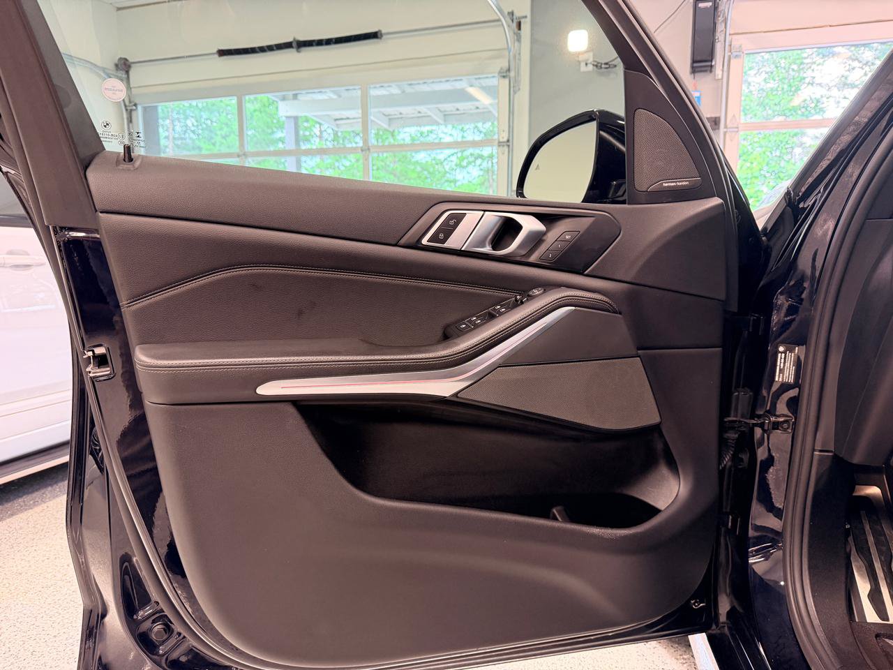Used 2019 BMW X5 xDrive40i w/ M Sport Package AWD/4WD image 16