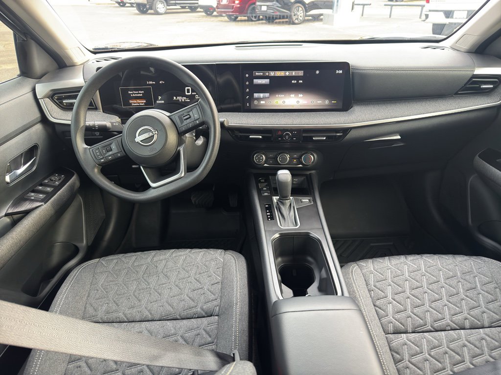 Used 2025 Nissan Kicks SV w/ Illumination Package image 11