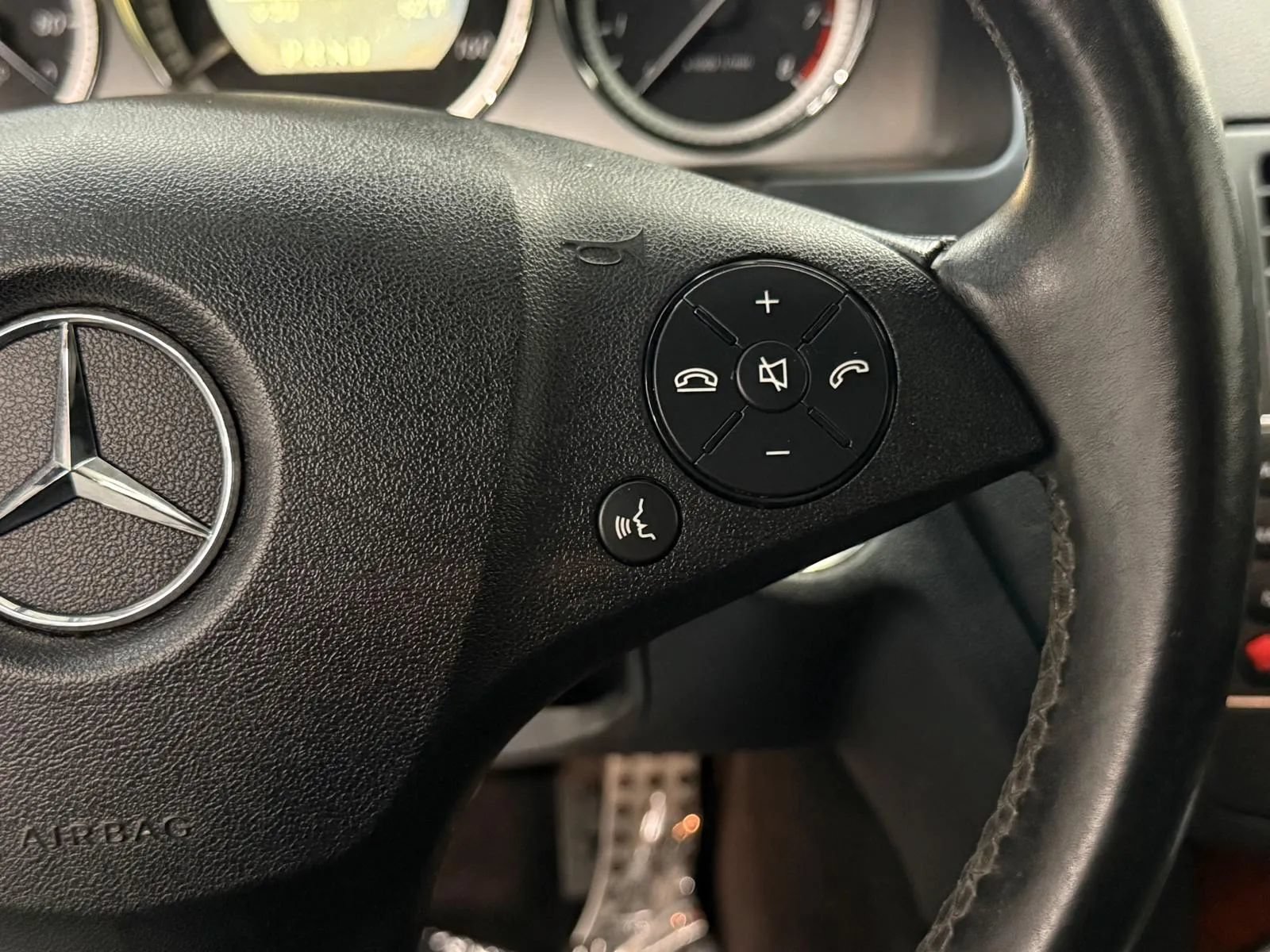 Used 2011 Mercedes-Benz C 350 Sport image 20
