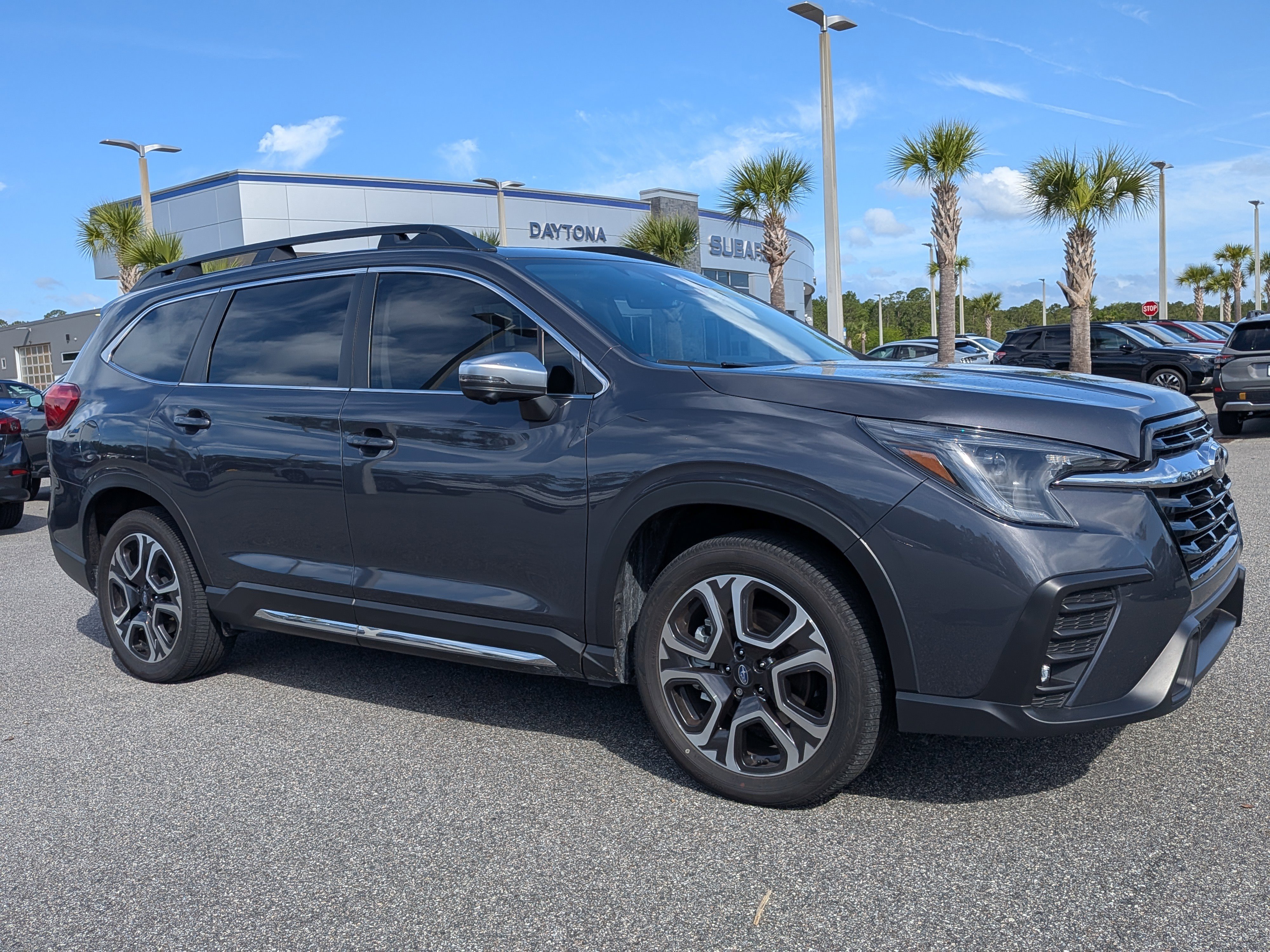 Certified 2023 Subaru Ascent Limited w/ Technology Package image 2