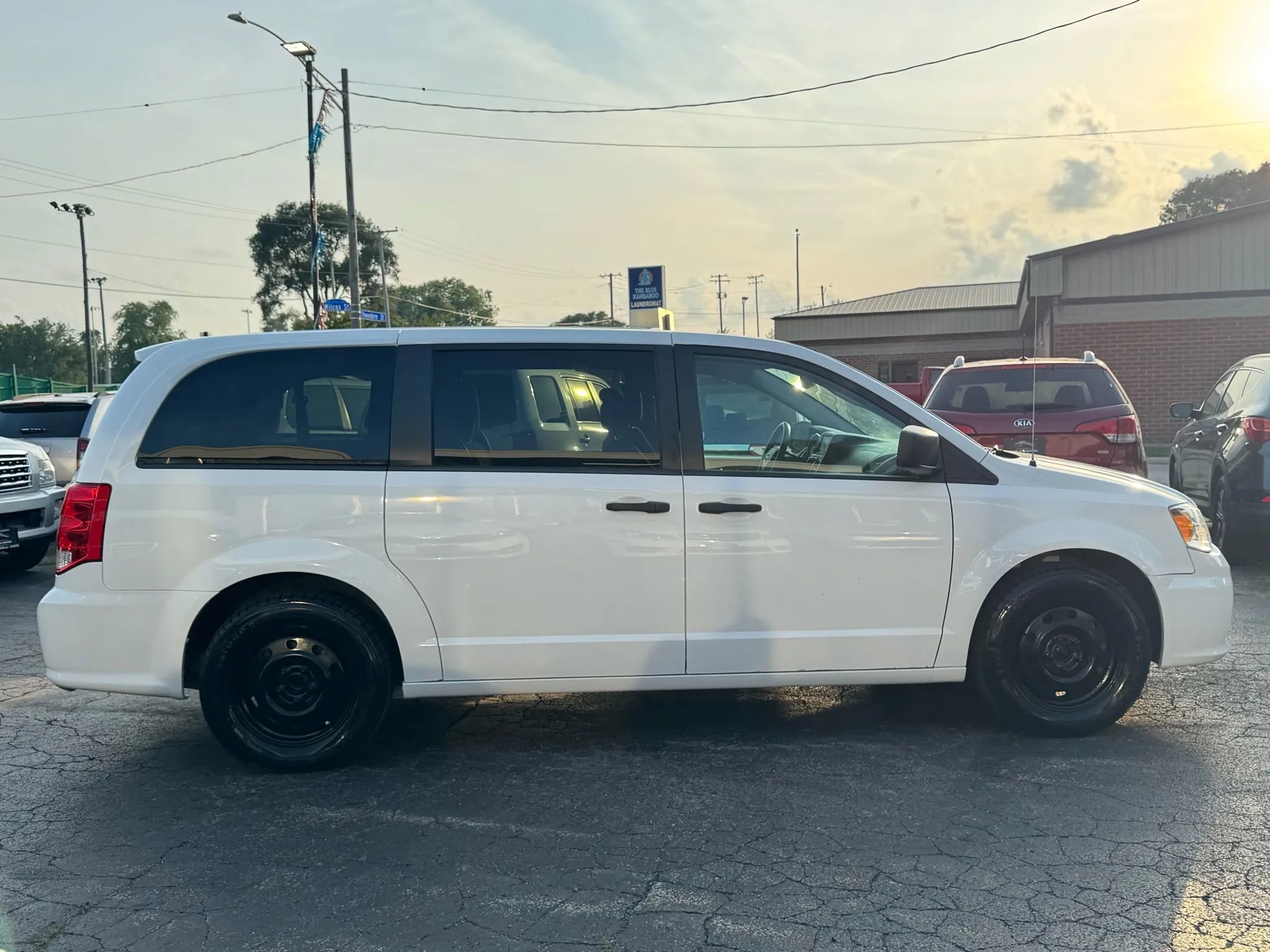 Used 2019 Dodge Grand Caravan SE image 17