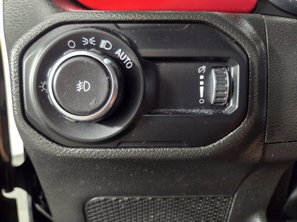 Used 2023 Jeep Wrangler Unlimited Rubicon AWD/4WD image 22