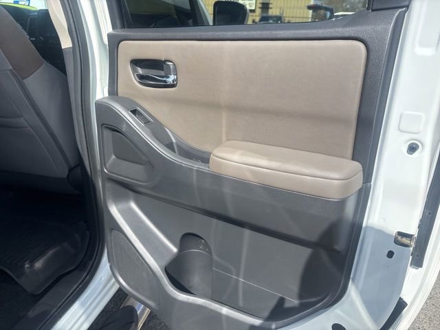 Used 2022 Nissan Frontier SV image 14