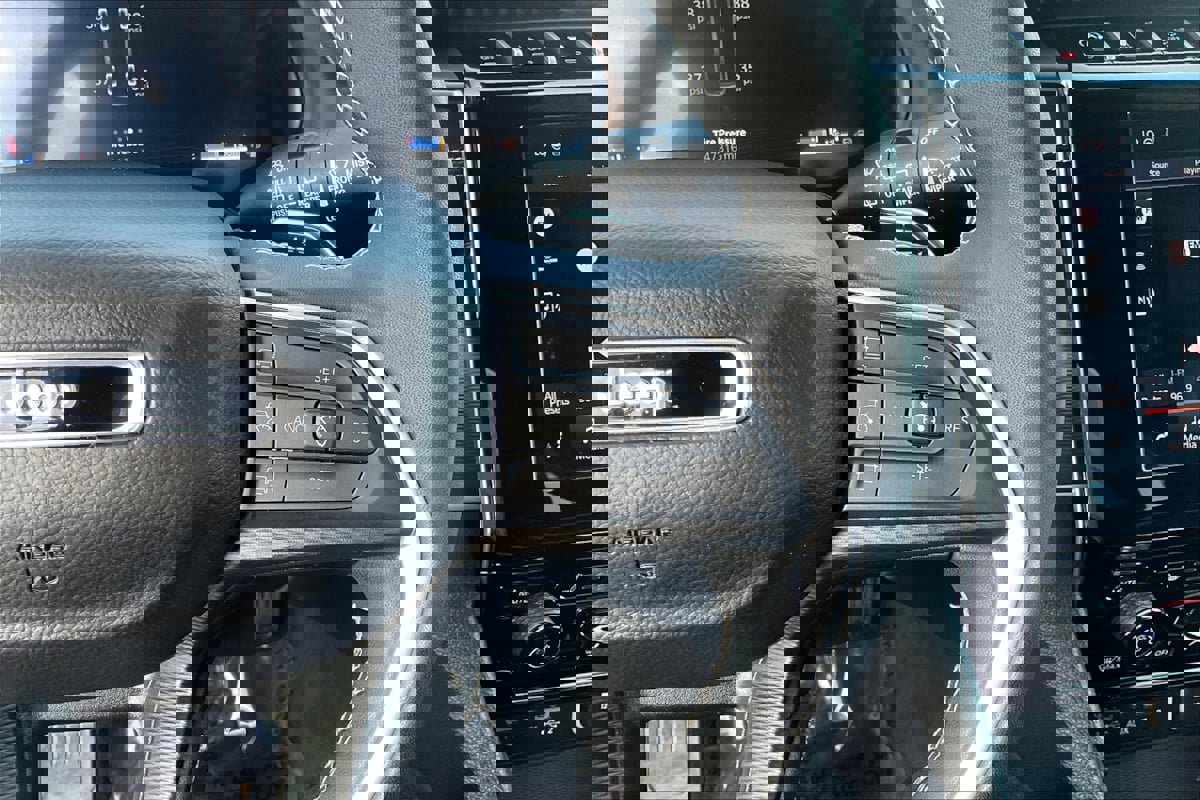 Used 2024 Jeep Grand Cherokee L Laredo image 15