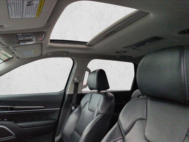 Used 2025 Kia Telluride S image 15