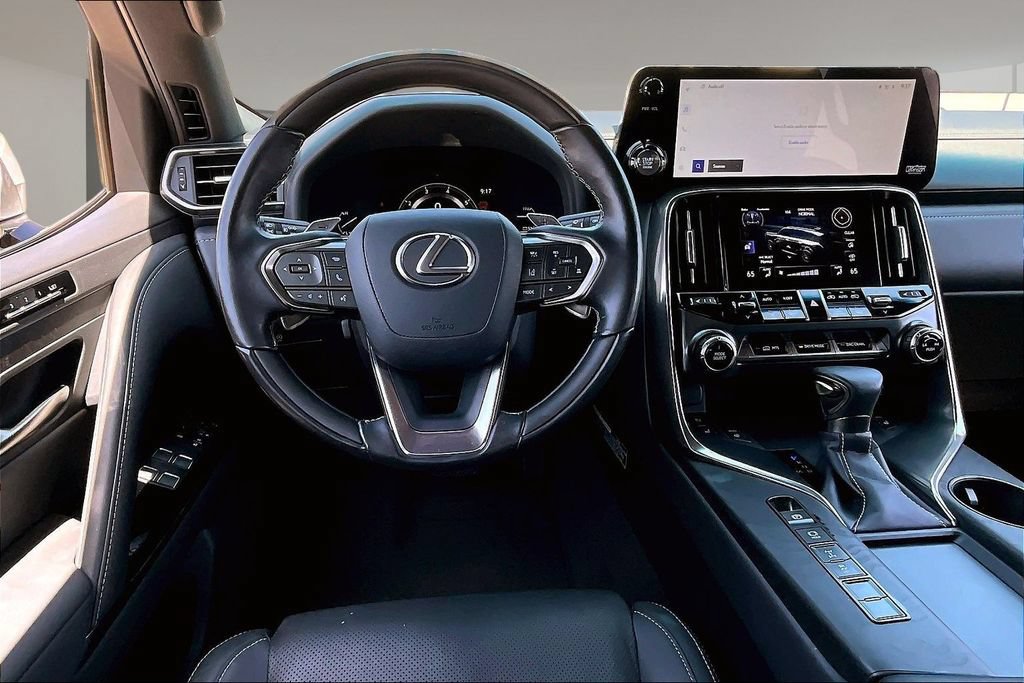Used 2024 Lexus LX 600 4WD w/ Luxury Package image 5
