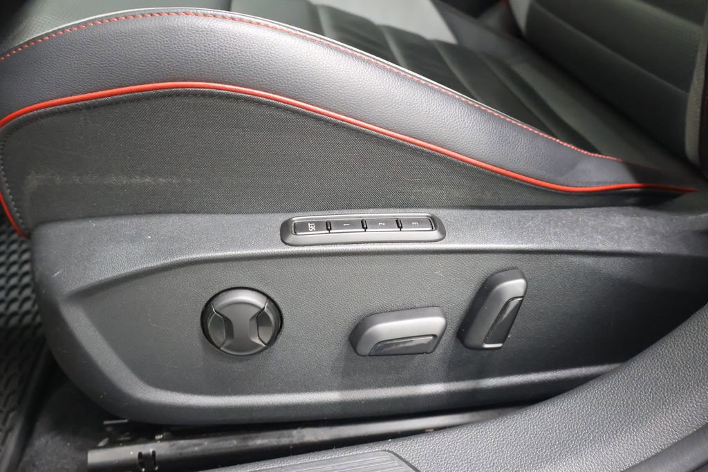 Used 2022 Volkswagen GTI Autobahn FWD image 14
