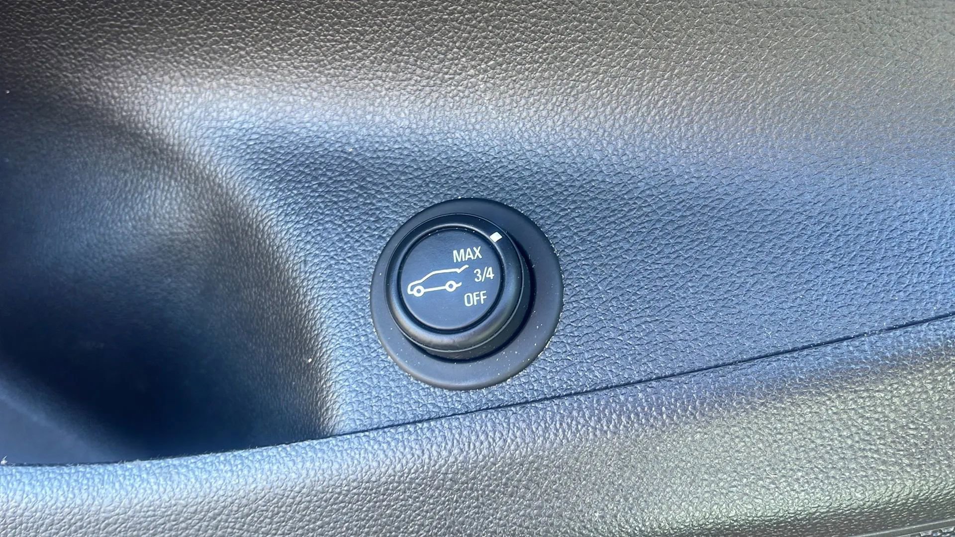 Used 2017 Buick Envision Essence w/ LPO, Cargo Package image 15