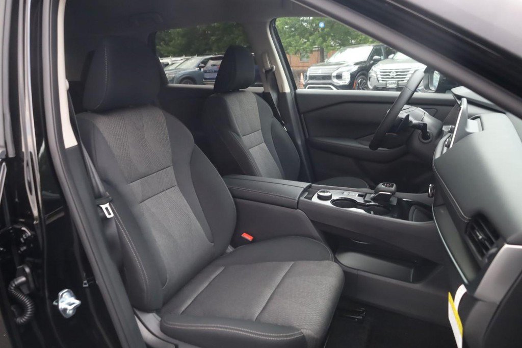 New 2026 Nissan Rogue SV w/ Cold Weather Package AWD/4WD image 21