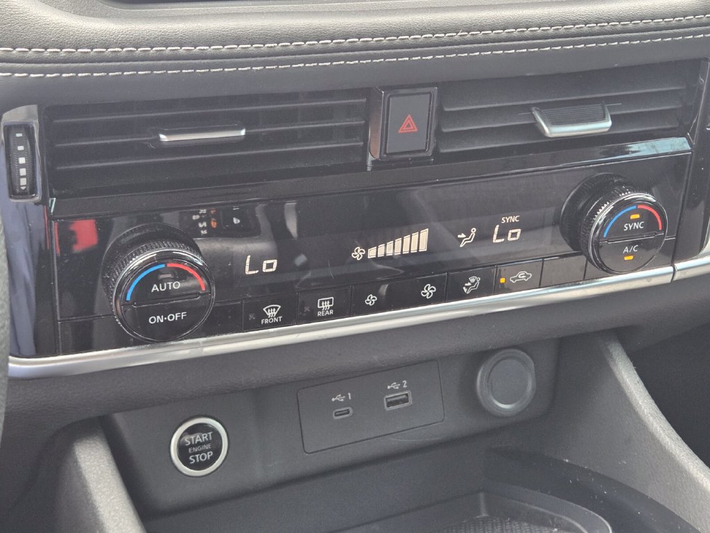Used 2021 Nissan Rogue SV FWD image 25