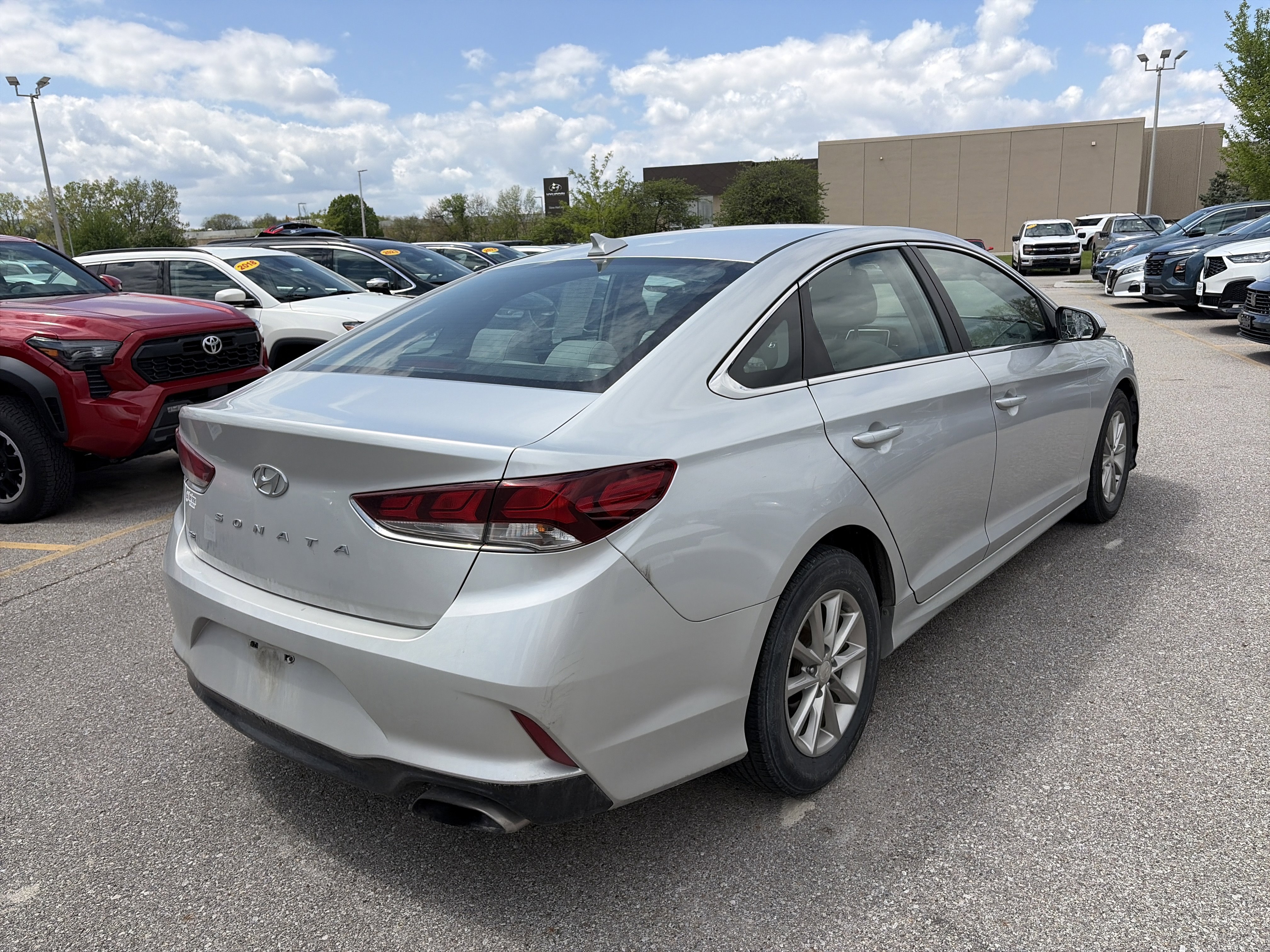 Used 2018 Hyundai Sonata SE FWD image 4