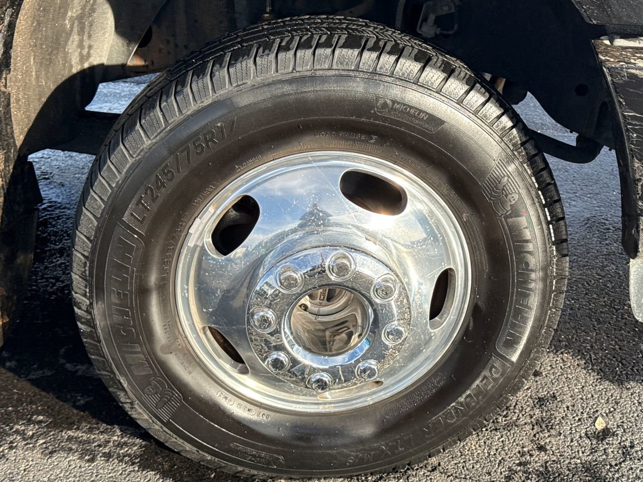 Used 2015 Ford F350 Lariat w/ Lariat Ultimate Package image 9