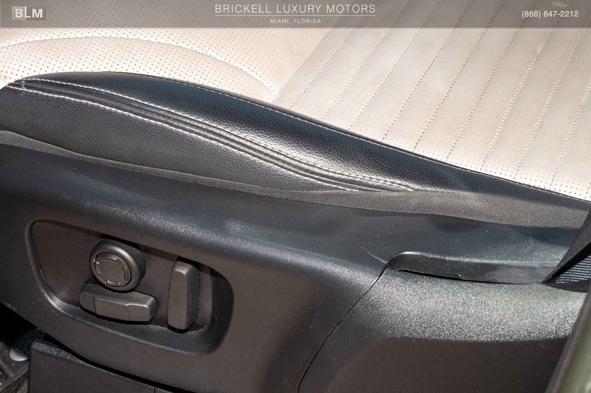 Used 2023 Land Rover Discovery S R-Dynamic image 59