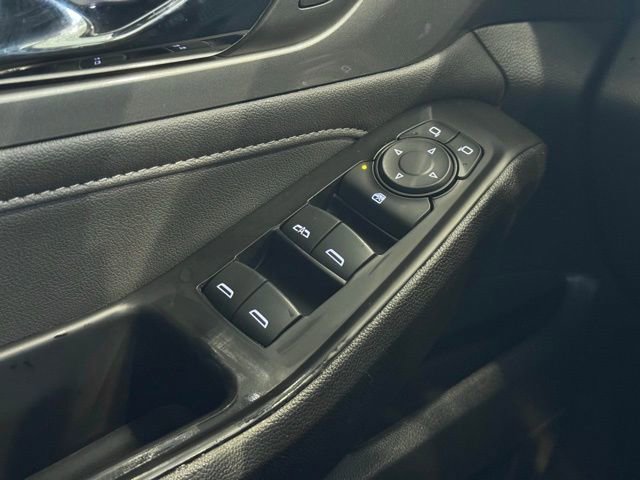 Certified 2023 Chevrolet Traverse LT image 32