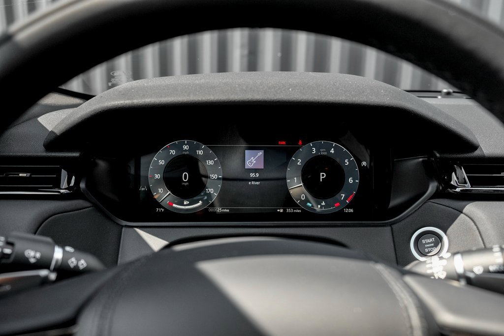 New 2026 Land Rover Range Rover Velar S image 12
