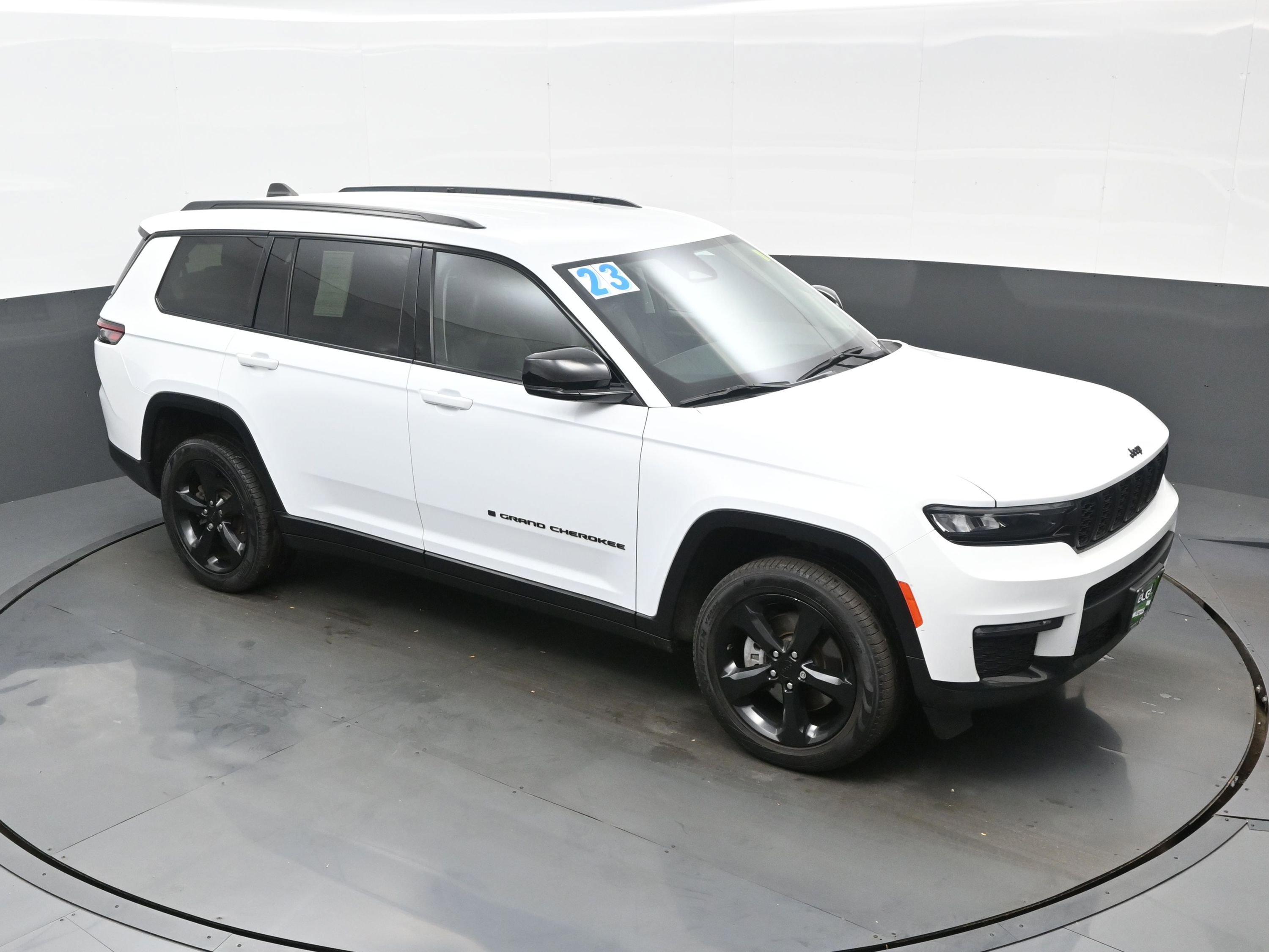 Used 2023 Jeep Grand Cherokee L Limited w/ Black Appearance Package image 42