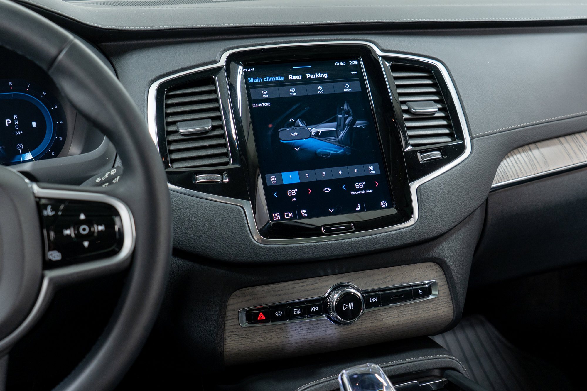 Certified 2023 Volvo XC90 B6 Ultimate w/ Protection Package Premier AWD/4WD image 19