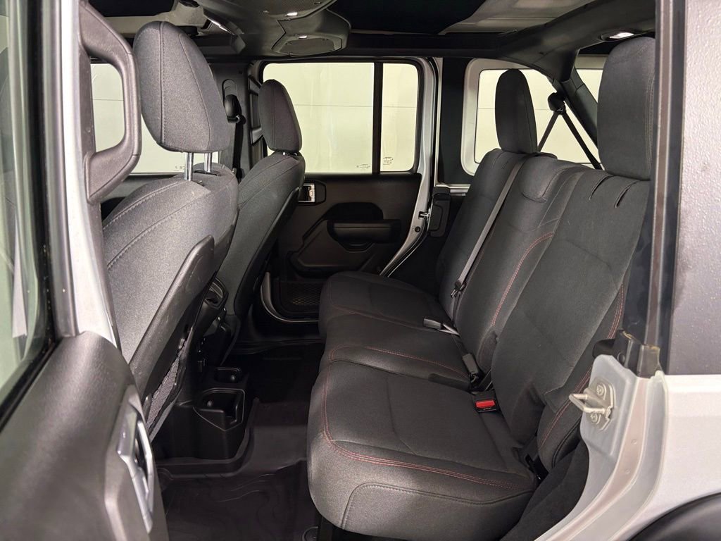 Used 2024 Jeep Wrangler Unlimited Rubicon AWD/4WD image 40