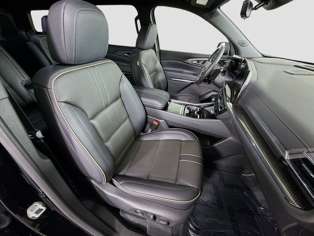 Certified 2025 Chevrolet Traverse High Country w/ LPO, Floor Liner Package image 29