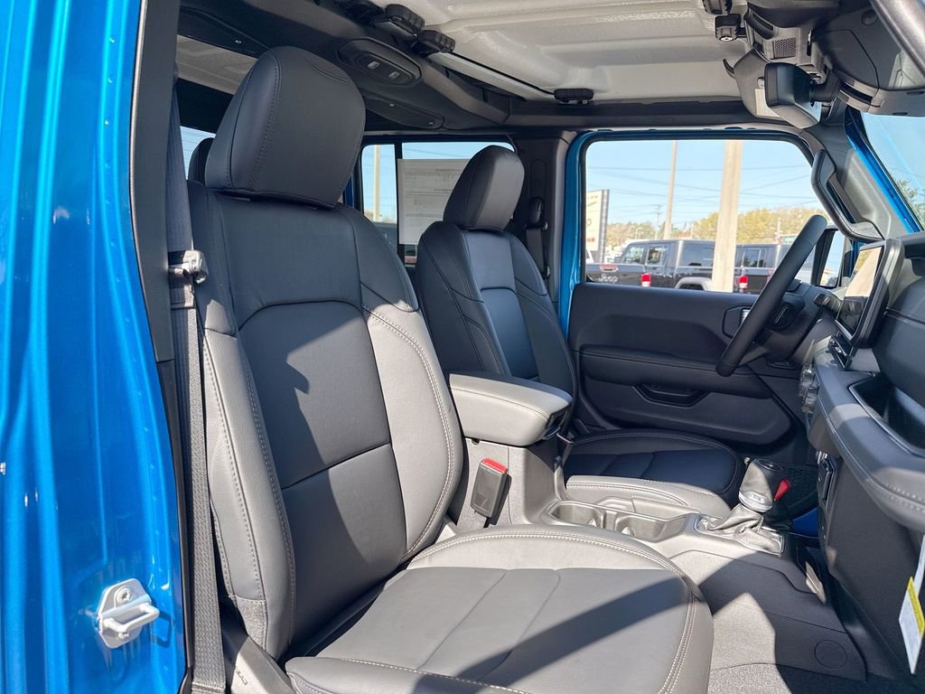 New 2026 Jeep Gladiator Sport image 25