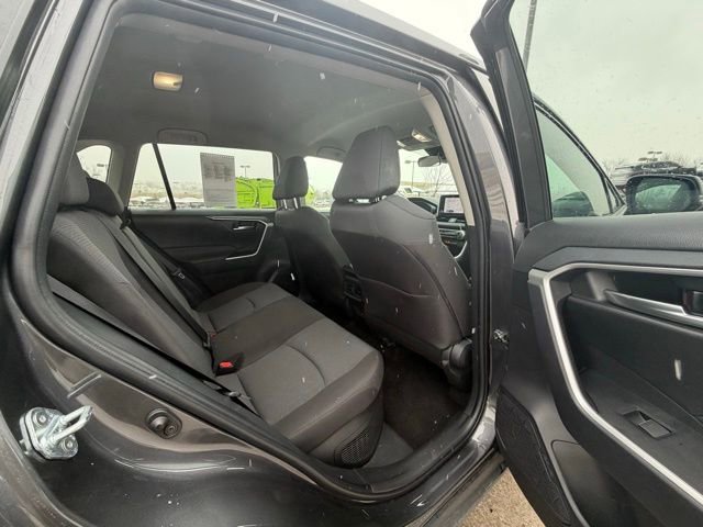 Used 2025 Toyota RAV4 XLE AWD/4WD image 27