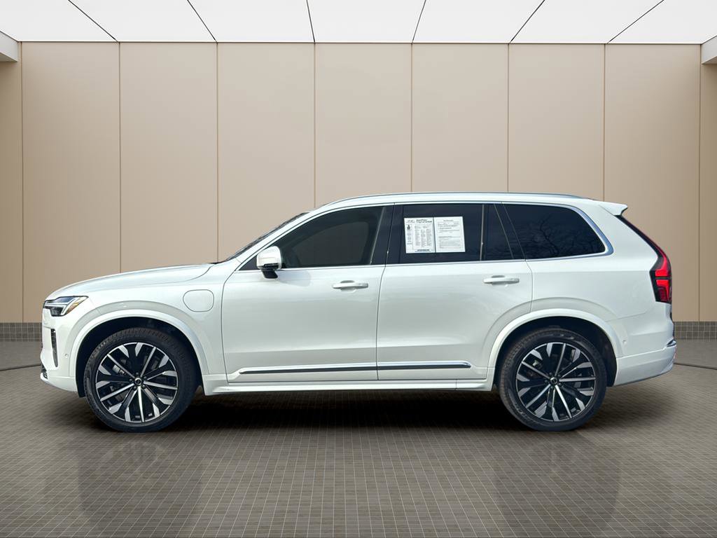 Used 2025 Volvo XC90 T8 Ultra image 2