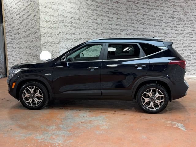 Used 2021 Kia Seltos EX image 4