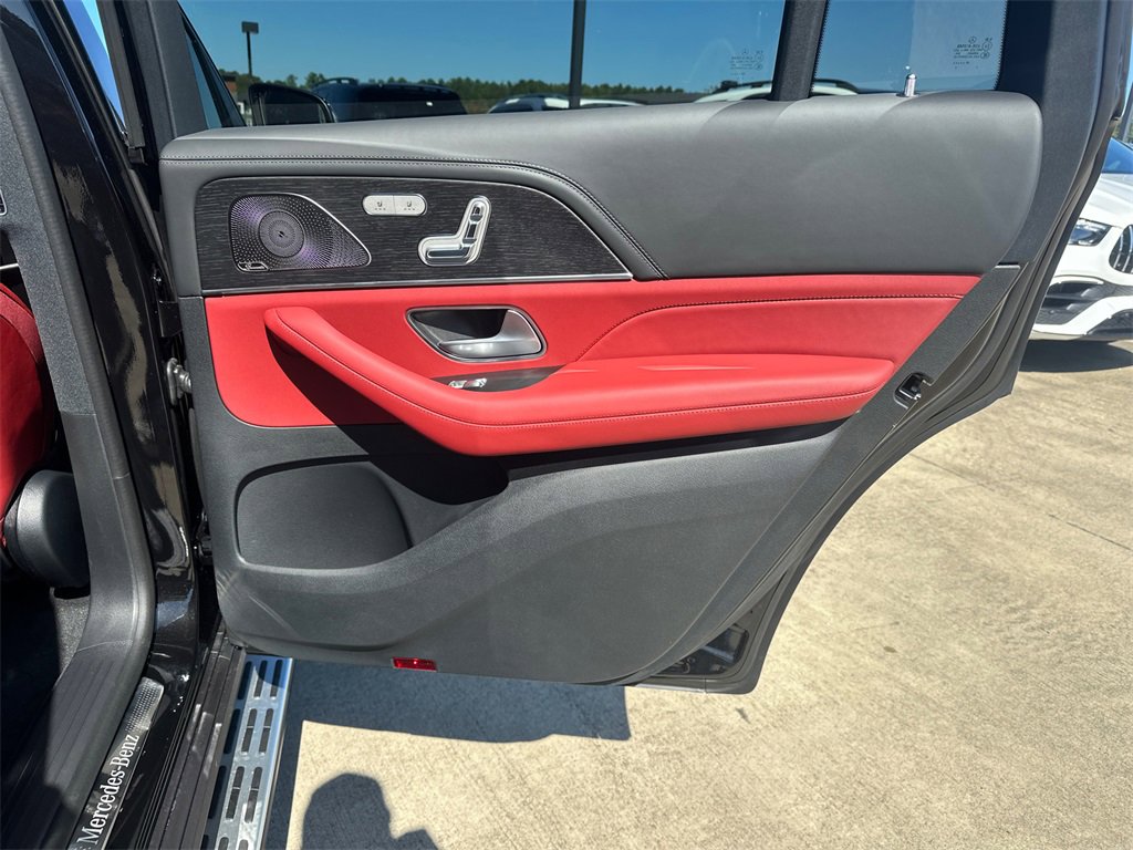 New 2026 Mercedes-Benz GLS 580 4MATIC image 19