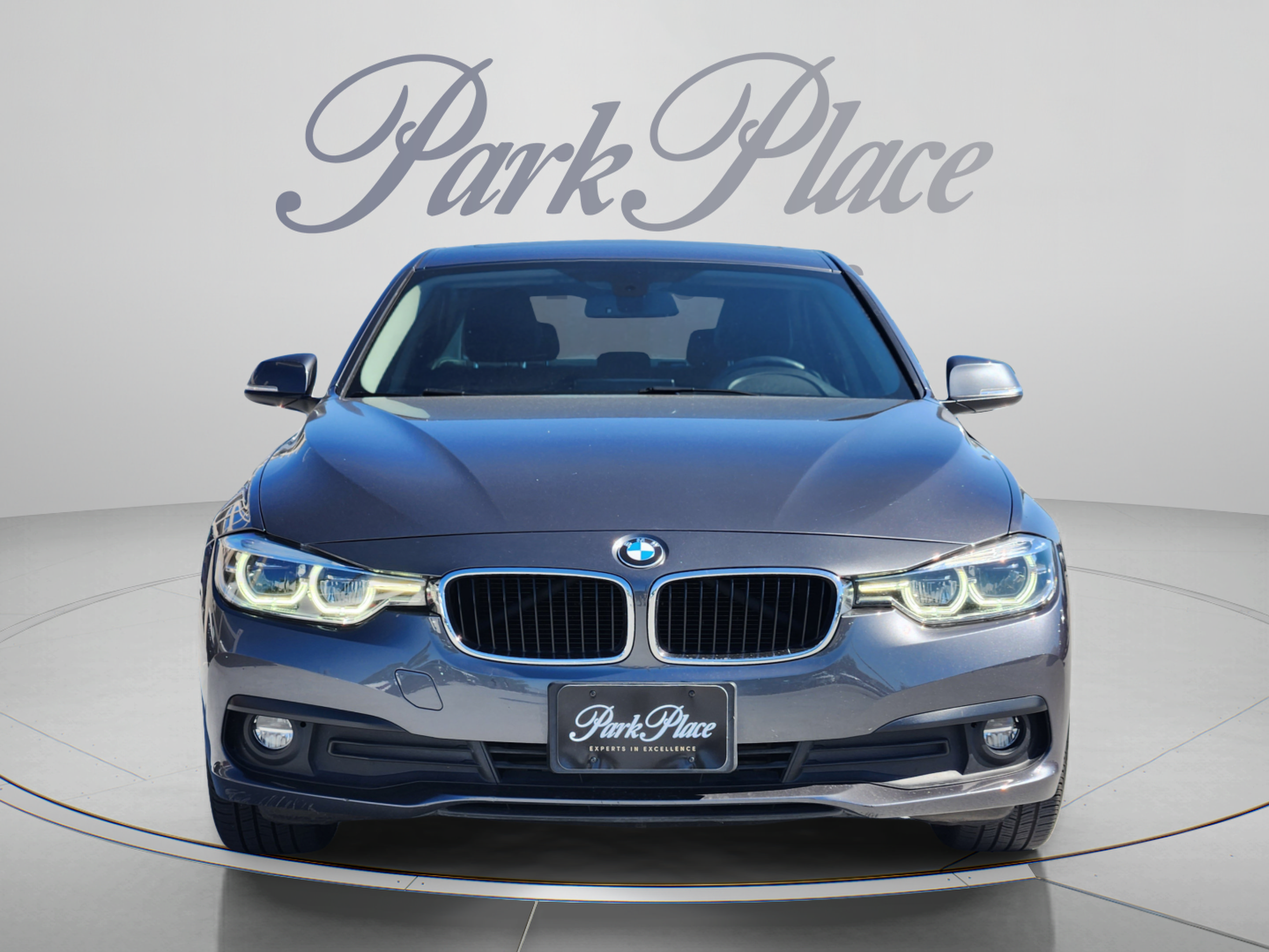 Used 2018 BMW 320i xDrive Sedan w/ Premium Package AWD/4WD image 9