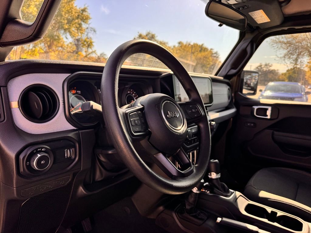 Used 2025 Jeep Wrangler Sport image 11