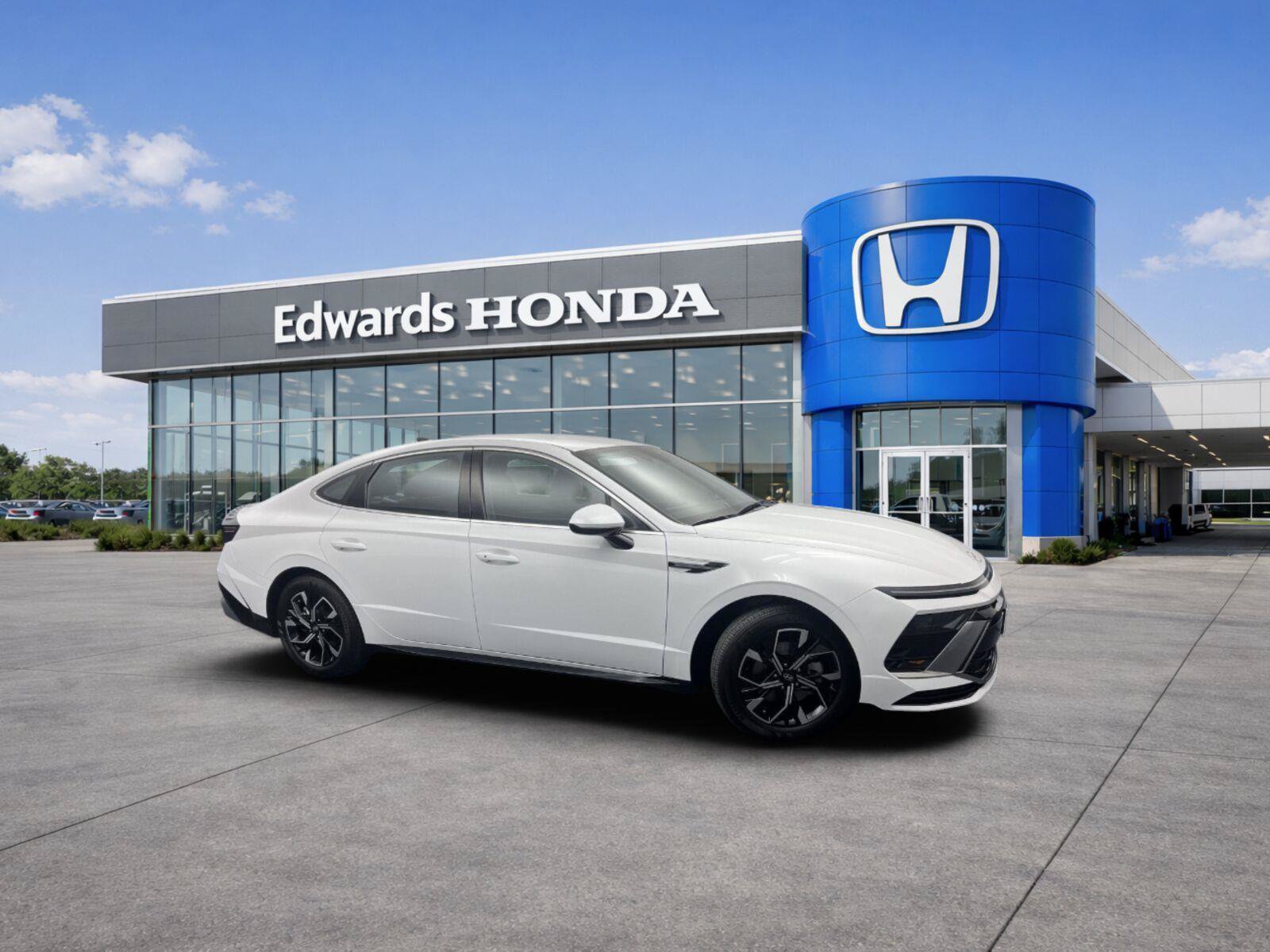 Used 2025 Hyundai Sonata SEL FWD image 1