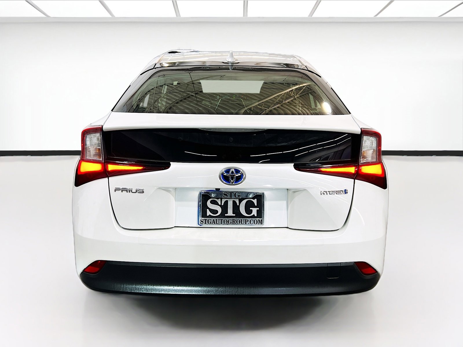 Used 2021 Toyota Prius L Eco w/ Carpet Mat Package (TMS) FWD image 5