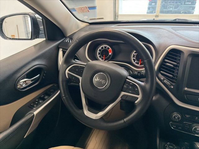 Used 2018 Jeep Cherokee Limited w/ Luxury Group image 24