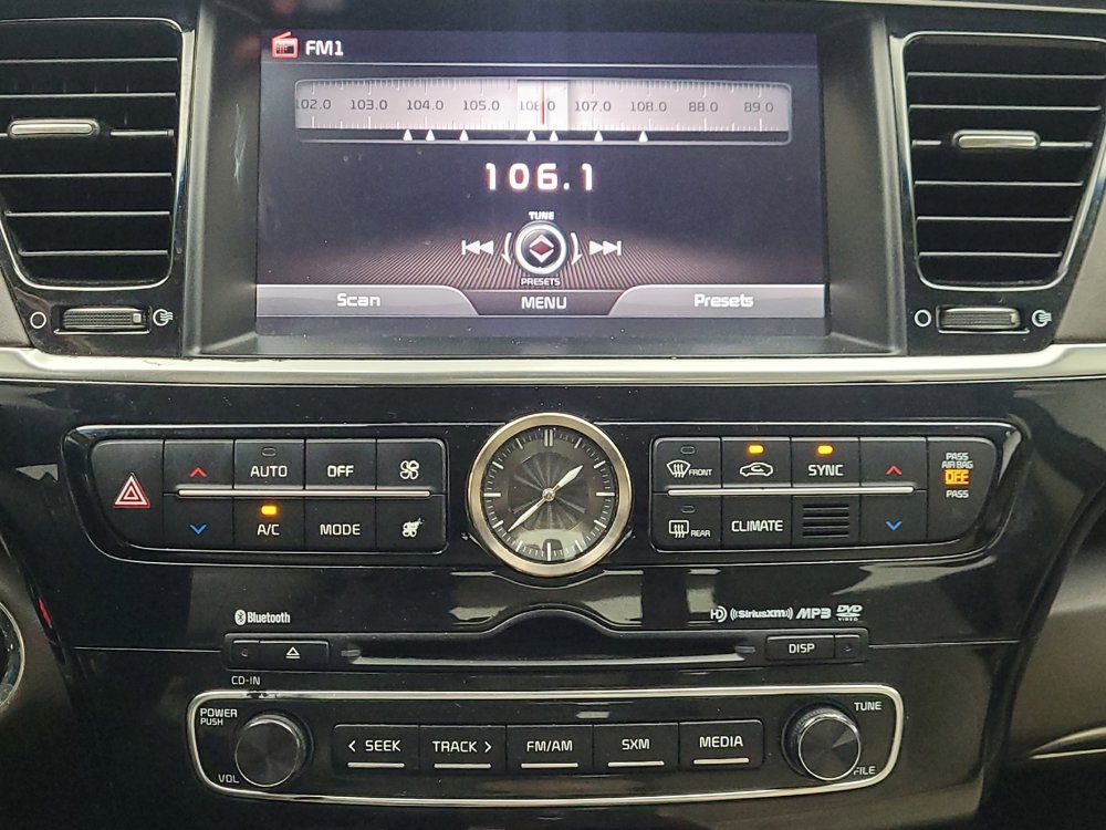 Used 2015 Kia K900 Premium w/ Interior Highline Package image 25